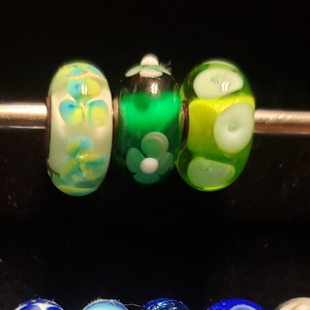 3 green Trollbeads. 💚